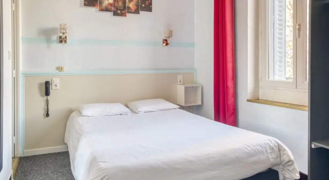 Standart çift kişilik oda Sarl Hotel Cesar