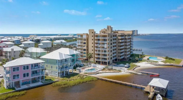 Коттедж House on Little Lagoon - Views from ALL rooms, Sleeps 12, Kayaks Available*!
