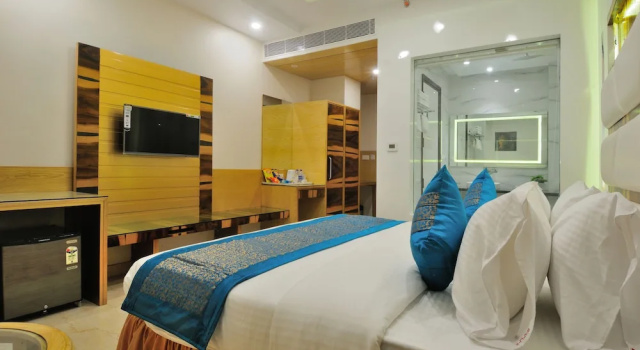 Номер Superior The Gold Regency - 02 Mins from New Delhi Railway Station