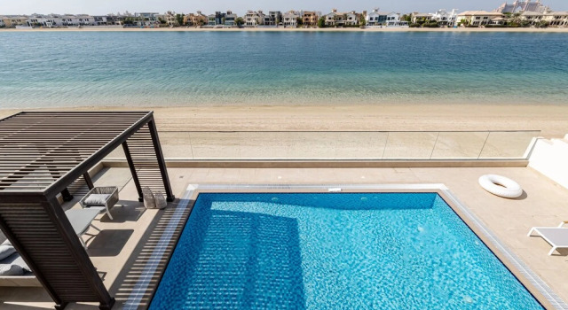 5Bed Villa-A Beach and Private Pool Palm