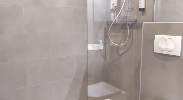 Четырёхместный номер Standard Hôtel Le Bratoria, anciennement Le Saint Vincent
