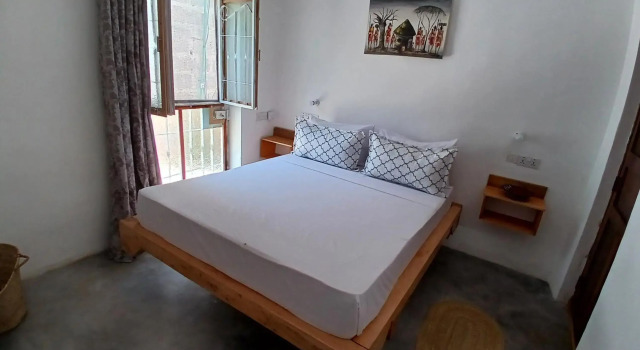 Private 2 bedrooms apt with WIFI only few steps to the beach, Забронировать Отель Джамбиани Zanzibar Central