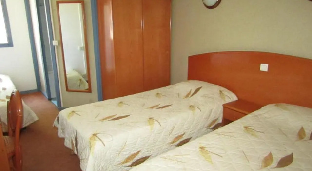 Трёхместный номер Standard Aix Hotel