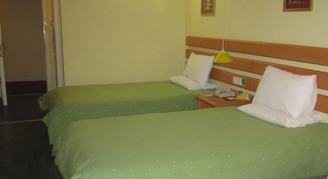 Qingdao Home Inn - Wuyishan Road, Prenota Hotel Hotel a Shandong con parcheggio, Parcheggio