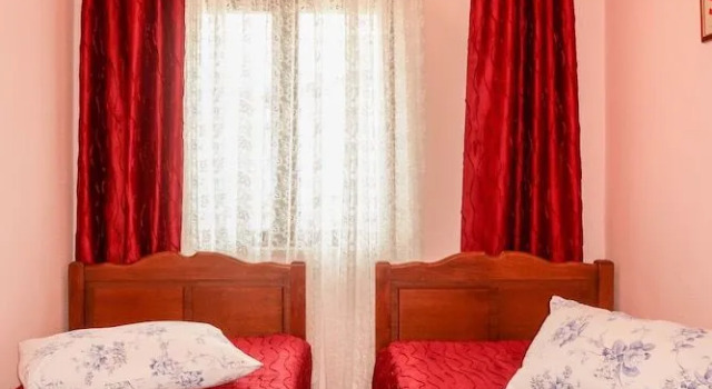 Dilly Pinezi i in Pinezi i, Prenota Hotel Pinezići 