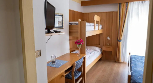 Четырёхместный номер Standard Hotel Panorama