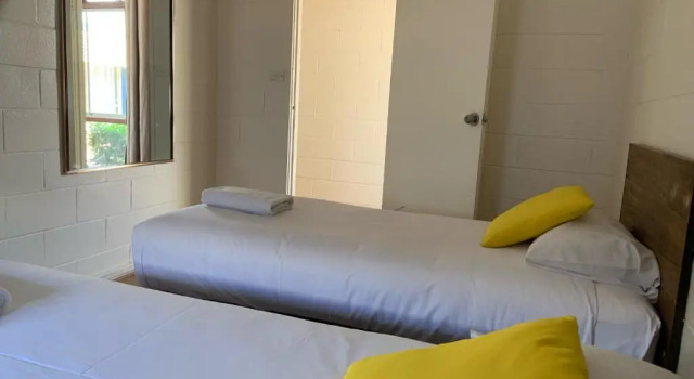 Апартаменты Plainsman Motel