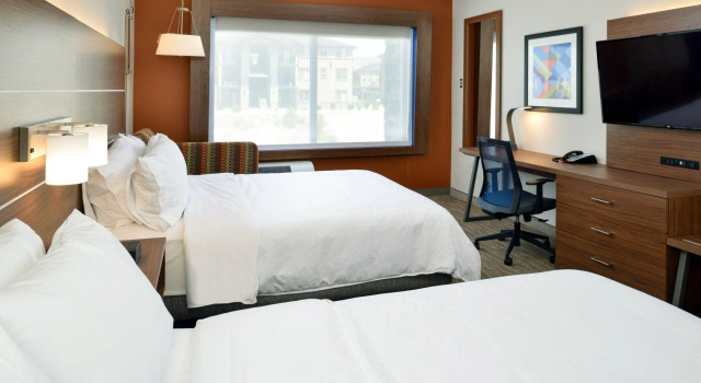 Четырёхместный номер Standard Holiday Inn Express & Suites - Elko by IHG