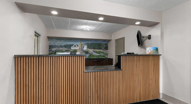 Super 8 By Wyndham Charleston WV