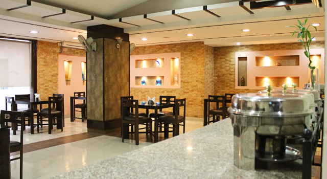 OYO  Capital O 664 Hotel Tourist, Забронировать Отель Отели Дели 3 звезды, 3*