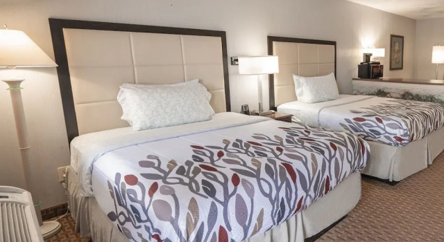 RIVER OAK INN, Забронировать Мини-отель Бандера Texas Hill Country, рядом с Bandera City Park