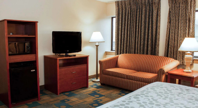 Двухместный номер Executive La Quinta Inn and Suites by Wyndham Cincinnati North