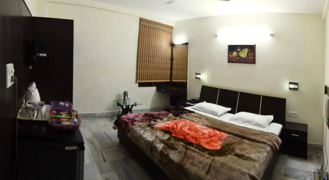 Hotel Akaal Residency