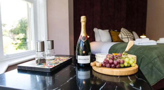 Dragon Villas - Luxury Studios & Apartments, Varaa Huoneisto Asunnot kohteessa Merseyside, Huoneisto