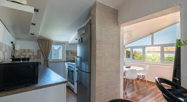 Stunning Home in Medulin With Wifi and 4 Bedrooms, Reserva ahora Hotel Hoteles en Pula con aparcamiento, Aparcamiento