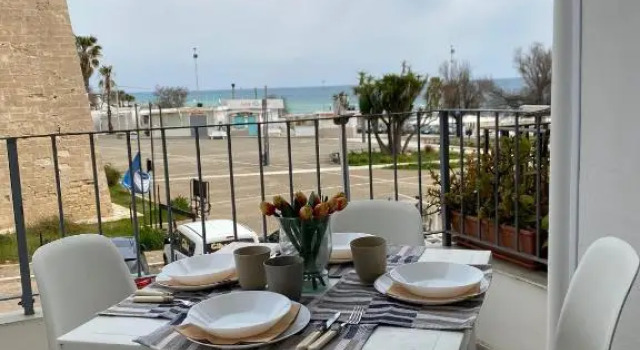 A 100metri Dal Mare Difronte Alla Torre Saracena., Prenota Hotel Campomarino Puglia