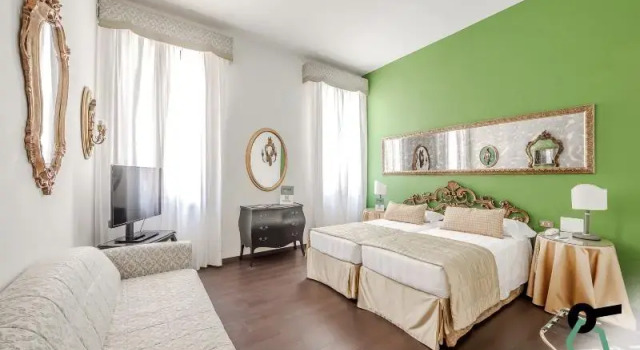 Трёхместный номер Standard HOTIDAY Room Collection - Venezia Santa Lucia