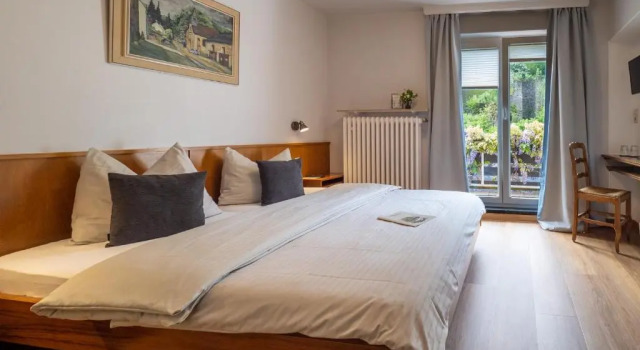 Двухместный номер Comfort с балконом и с видом на сад Hotel Heintz