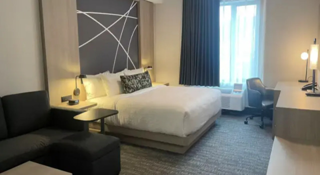 Двухместный люкс La Quinta Inn & Suites By Wyndham Kelowna Bc