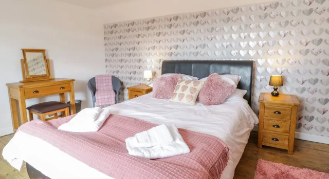 Tai Ucha, Rezervați Casă de vacanță Hoteluri în Cerrig-y-Druidion cu parcare, Parcare