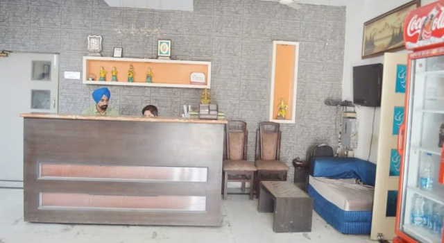 Hotel Raj Darbar