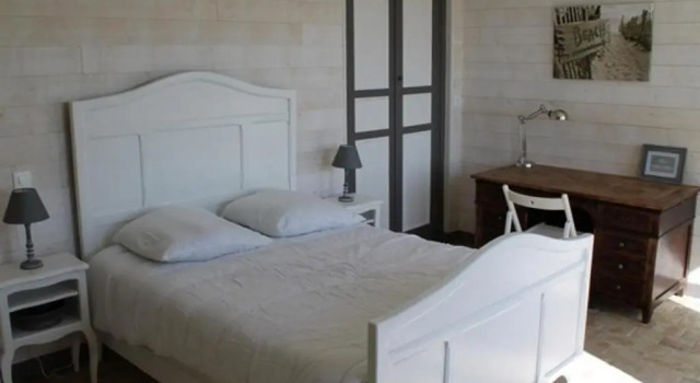 MAISON LA ROCHE-POSAY, 2 PIèCES, 3 PERSONNES - FR-1-541-52