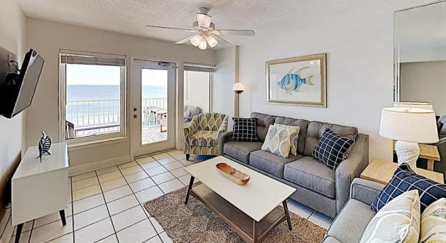 Walk Everywhere! Charming Gulf-view W/ Pool 2 Bedroom Condo, Забронировать Апартаменты/квартира Галф-Шорс Alabama Gulf, рядом с Парк аттракционов Waterville USA