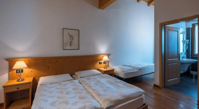 Трёхместный номер Standard с балконом и с видом на горы Camping Dolomiti