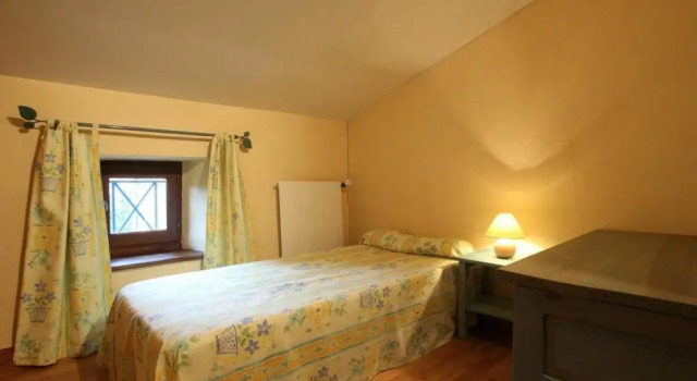 Gîte Villeneuve-d'Allier, 4 pièces, 6 personnes - FR-1-582-208