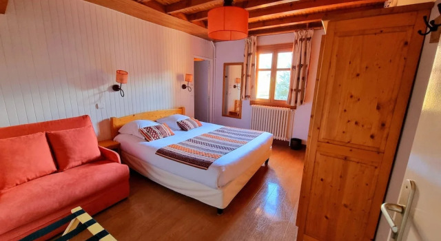 Двухместный номер Comfort с балконом Logis Hôtel Les Peupliers