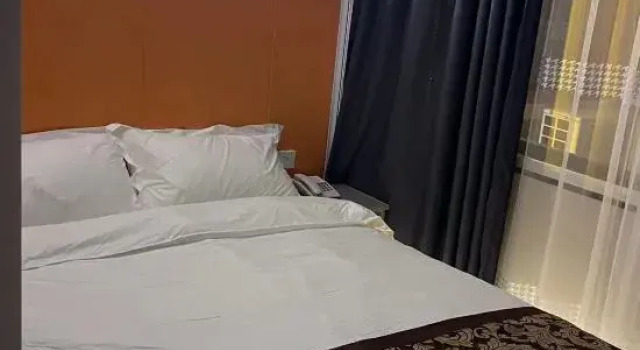 Люкс Chongqing Shengteng Yiran Hotel