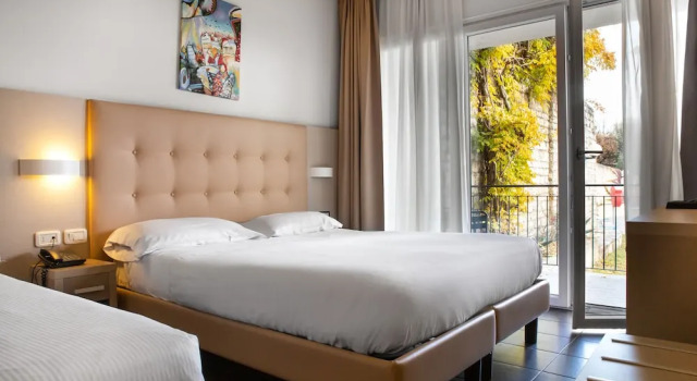 Трёхместный номер Standard с балконом и с видом на озеро Hotel Belvedere