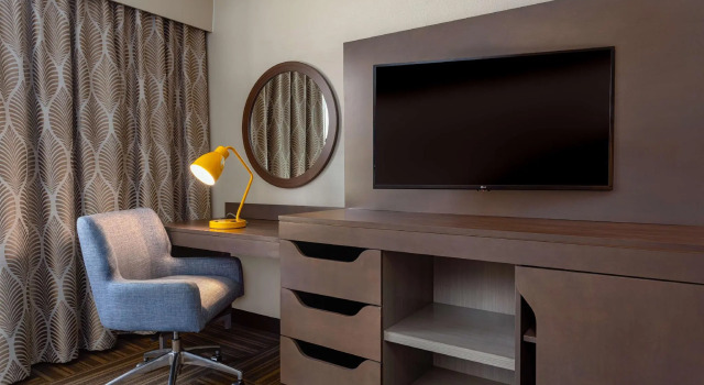 Четырёхместный номер Standard Hampton Inn Bristol