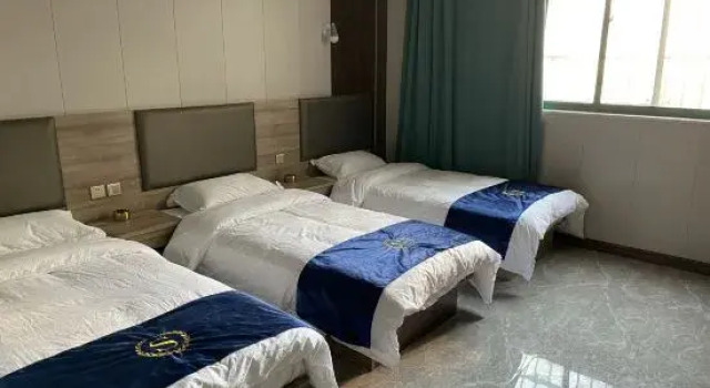 Guanyun Hongyuan Express Hotel, Prenota Hotel Hotel a Jiangsu con parcheggio, Parcheggio
