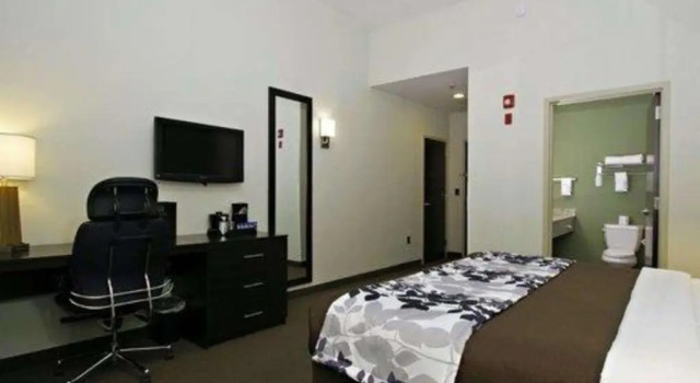 Номер Standard Sleep Inn & Suites Downtown Inner Harbor