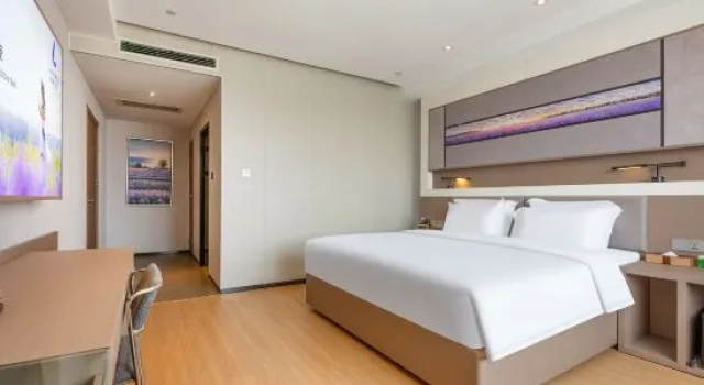 Люкс Deluxe с красивым видом из окна Lavande Hotel