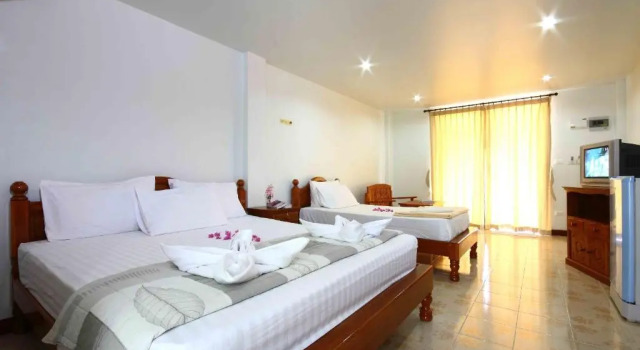 Трёхместный номер Standard Lotus Friendly Hotel