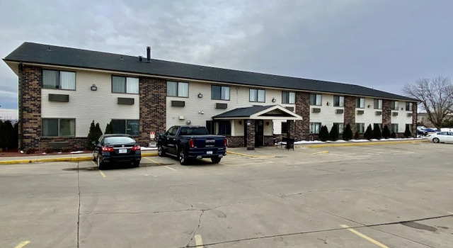 Economy Inn And Suites Cedar Rapids, Varaa Huoneisto Cedar Rapids Iowa