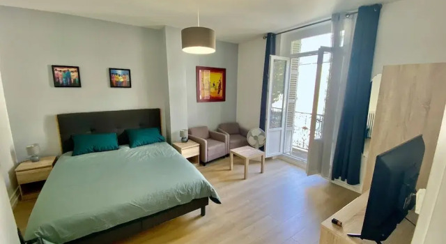 Номер Standard с балконом Le repos des Thermes