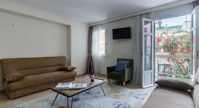 Семейные апартаменты с балконом UrbanStay