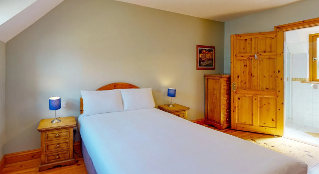Dingle Courtyard Cottages 2 Bed Sleeps 4
