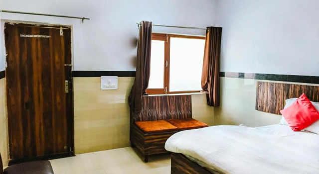 Hotel Goverdhan - Walking to Raja Ki Mandi Railway and 3km from ISBT, Забронировать Отель Агра штат Уттар-Прадеш, рядом с Mankameshwar Temple