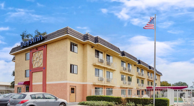 Кровать в общем номере Days Inn by Wyndham Woodland