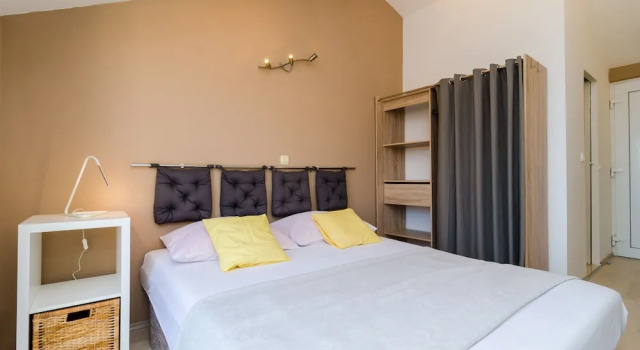 Двухместная студия Standard с балконом Maraština Suites