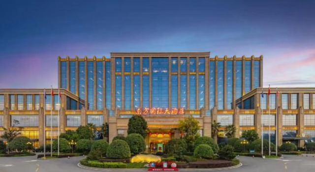 Oriental International Hotel, Book Hotel Hotels in Yichang with a Pool, Swimming Pool