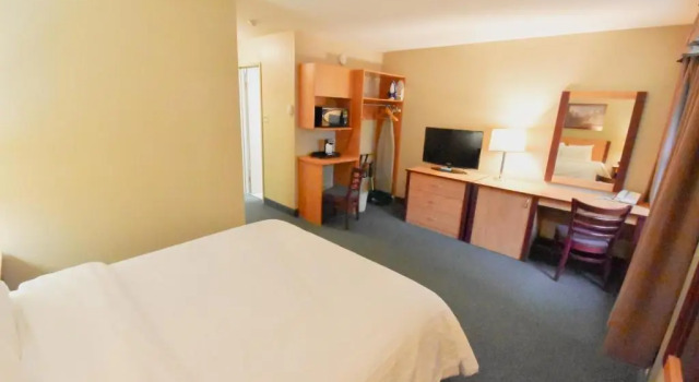 Номер Superior Canad Inns Destination Centre Windsor Park