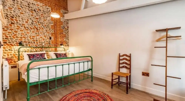 Host Stay Nicholson Cottage, Varaa Lomakoti Mökit kohteessa Merseyside, Mökki