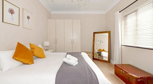 Коттедж Charming Sea Point 1 Bed With Leafy Patio