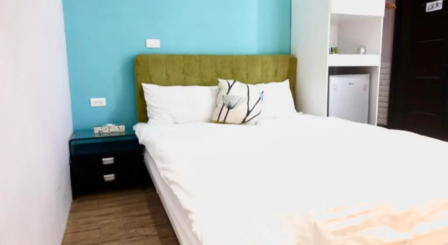 Двухместный номер Standard с видом на бассейн I-Sea B&B
