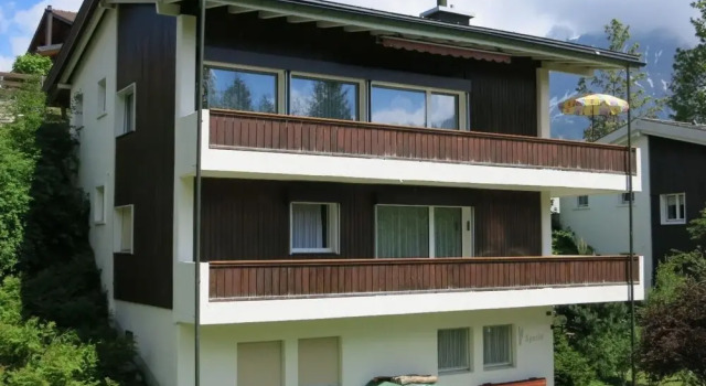 Chalet Specht Adelboden, Varaa Mökki Huvilat kohteessa Bern, Villa